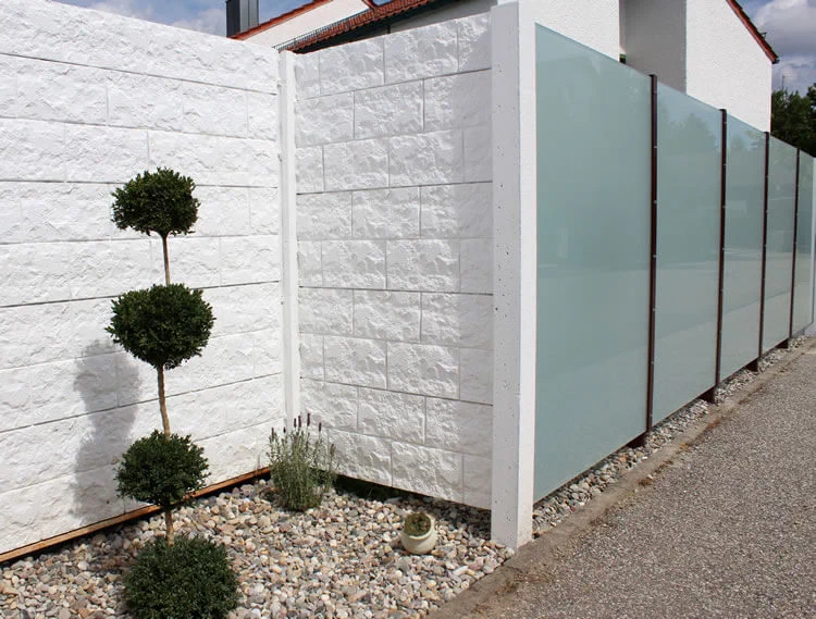 Terrassen-Sichtschutz aus Glas