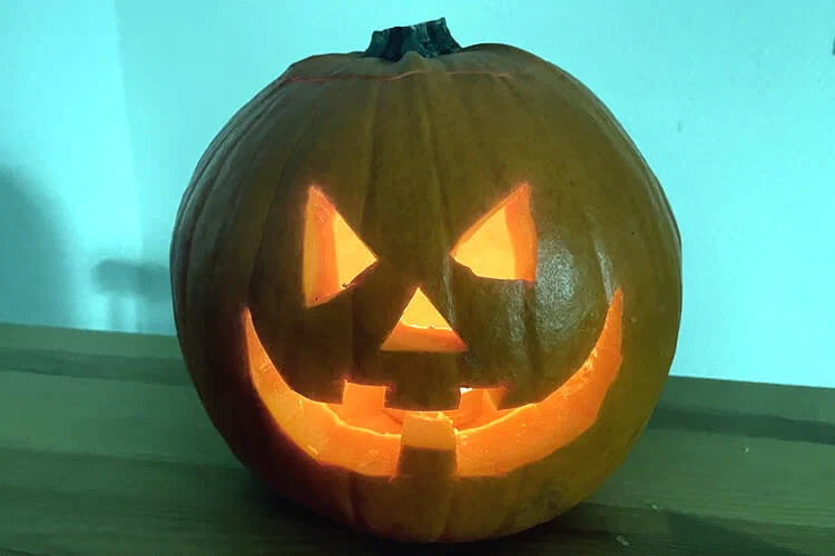 Leuchtender Halloween Kürbis