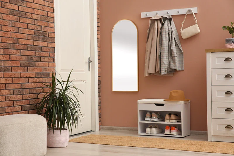 Garderobe in kleinem Flur