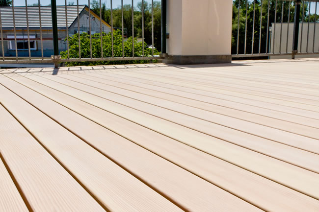 Terrassendielen aus Holz
