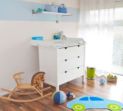 Schaukelpferd im Kinderzimmer