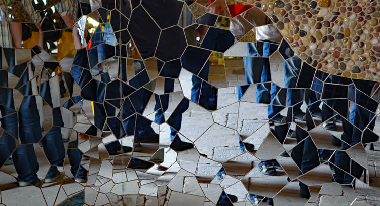 Mosaikfliesen mit Spiegelelementen