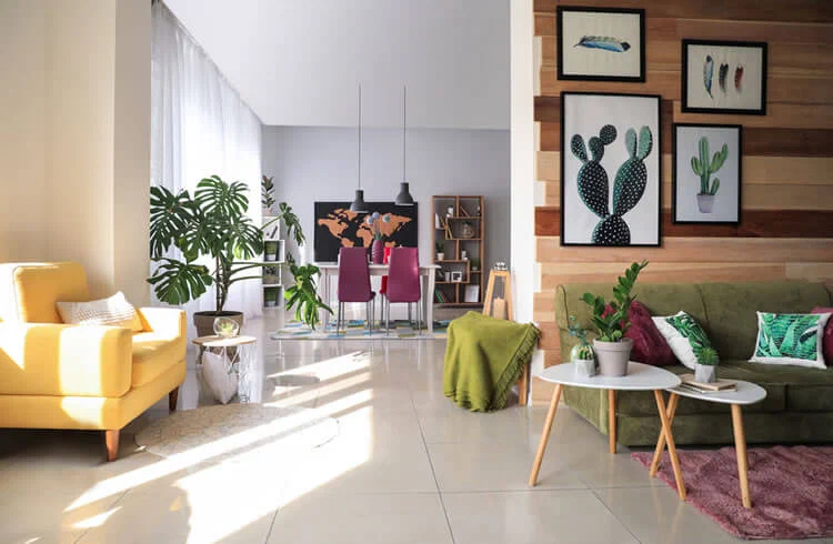 Beistelltische in moeblierte Wohnung