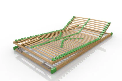 Die Holzleisten werden beim Lattenrost direkt am Rahmen befestigt.